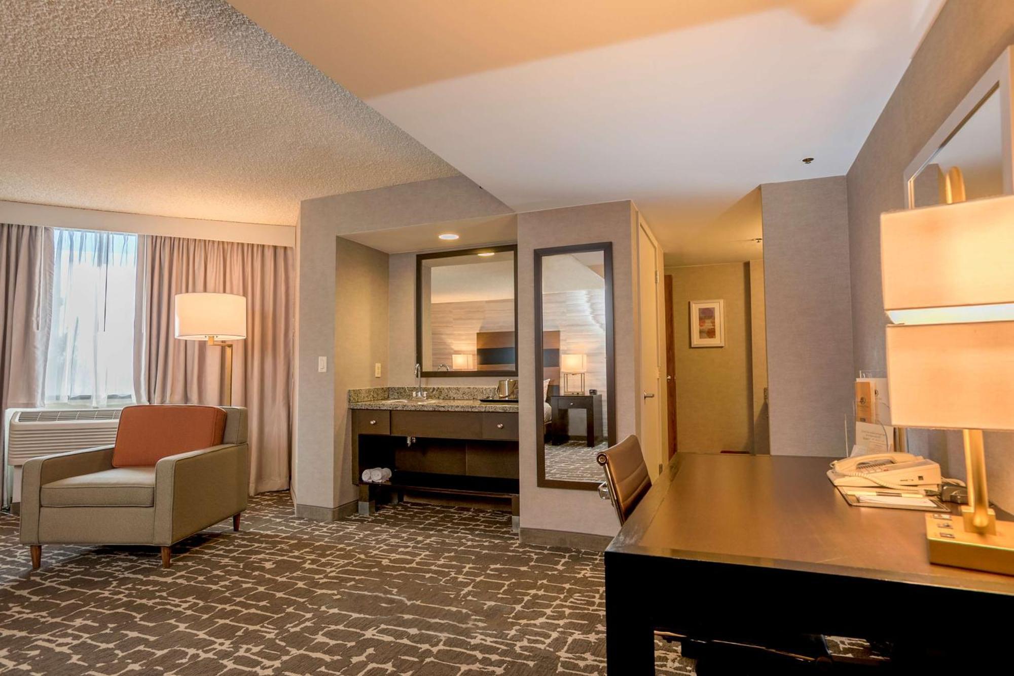 Doubletree By Hilton Hotel Denver - Aurora Eksteriør billede