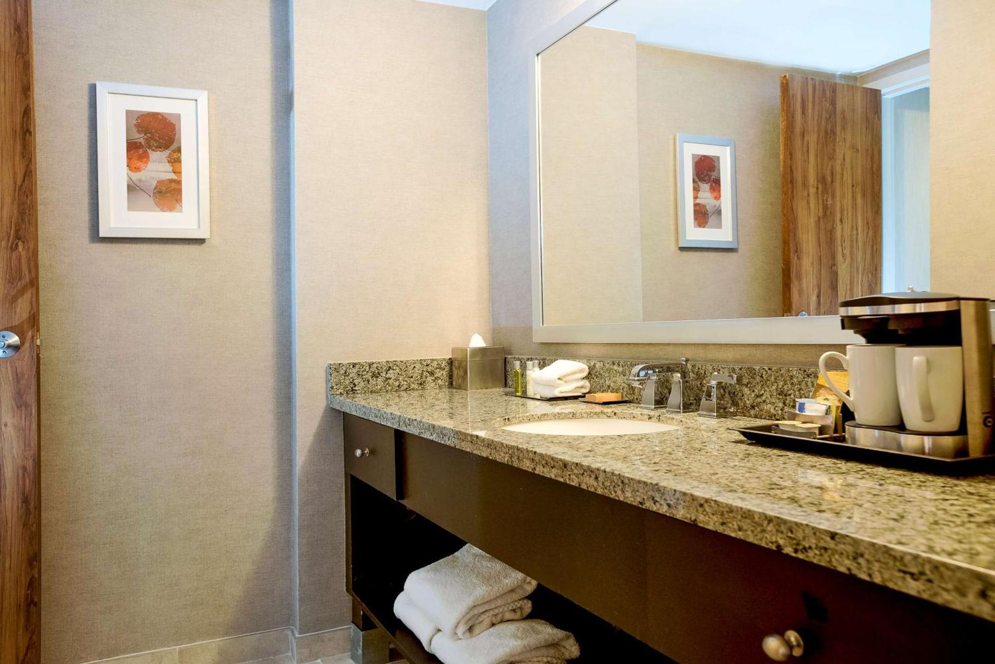 Doubletree By Hilton Hotel Denver - Aurora Eksteriør billede
