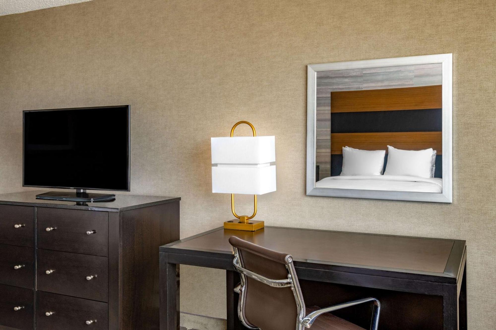 Doubletree By Hilton Hotel Denver - Aurora Eksteriør billede