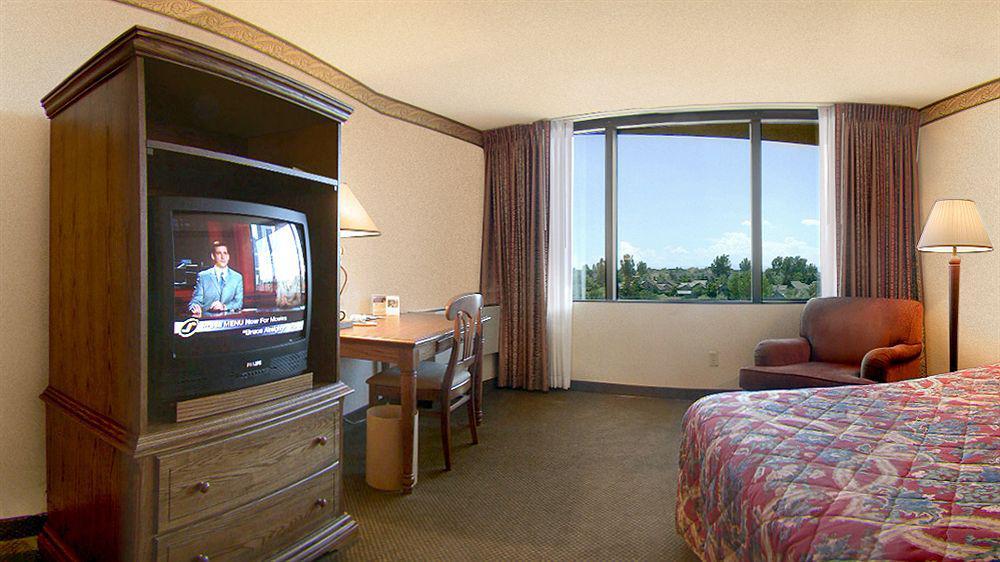 Doubletree By Hilton Hotel Denver - Aurora Eksteriør billede